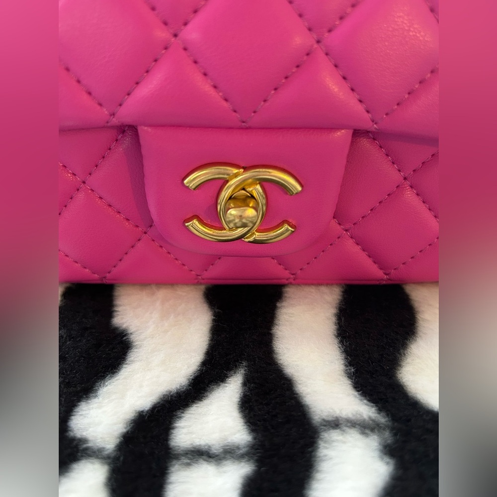 Chanel adjustable chain bag - Picture 6 of 11